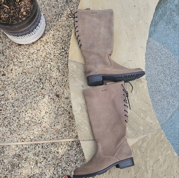 Nwot Martino  Suede Tan Waterproof Adjustable Made in Canada Tall Boots 11M, - Picture 1 of 16